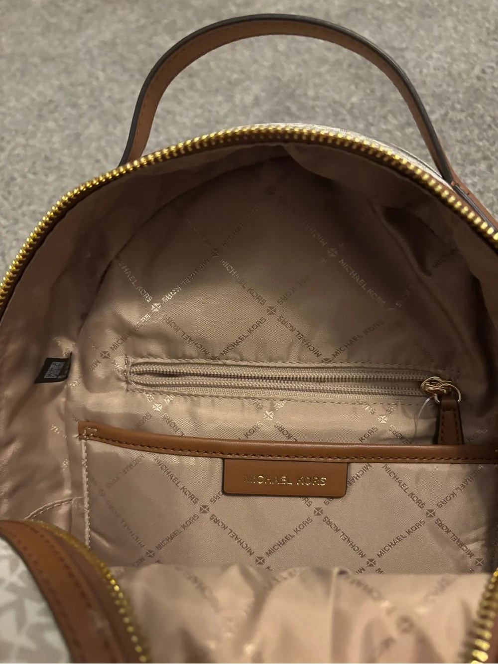 MICHAEL Michael Kors Cream and Brown Logo Sheila Backpack Medium